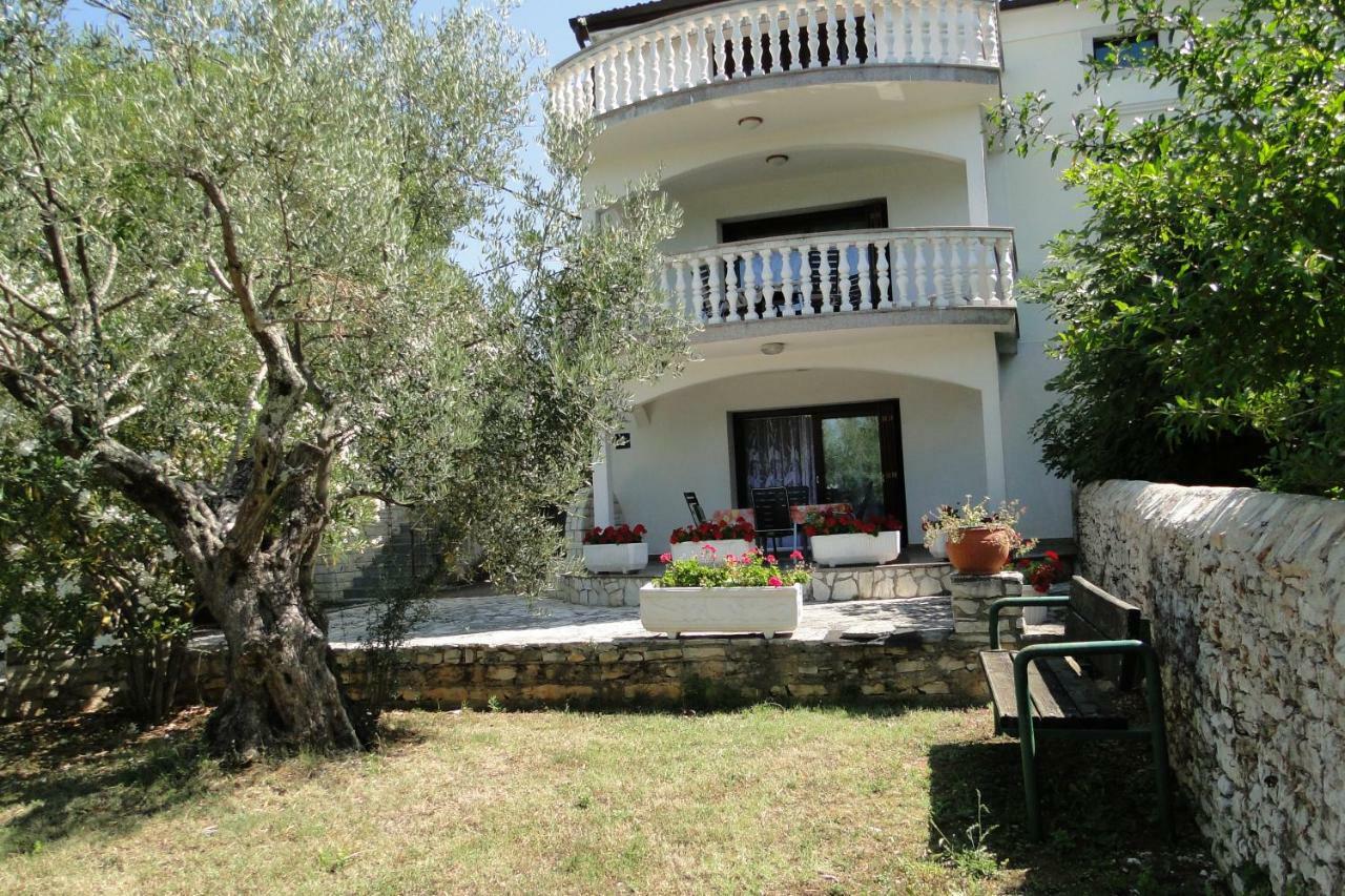 Apartments Villa Maran 乌马格 外观 照片