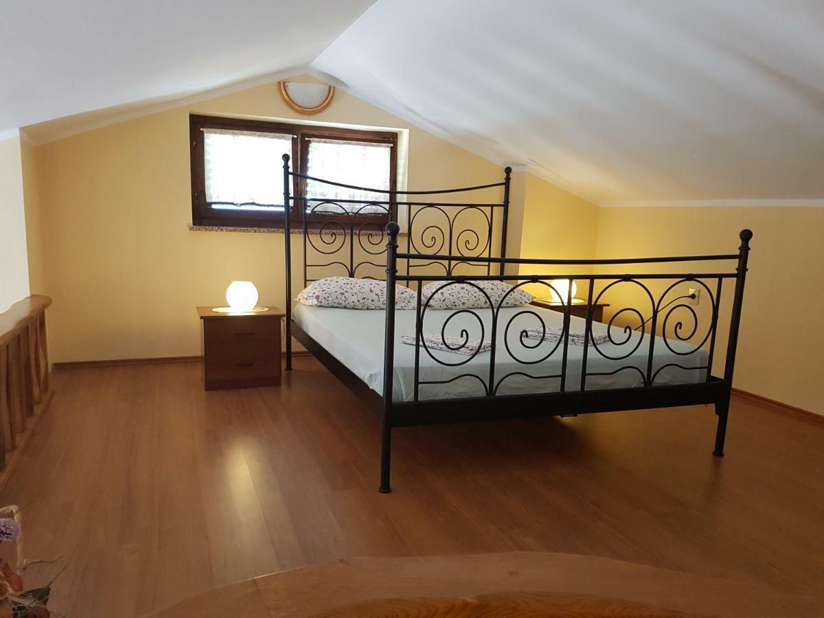 Apartments Villa Maran 乌马格 外观 照片